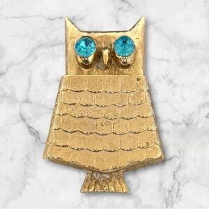 1970’s Vintage Avon Owl Solid Perfume Brooch